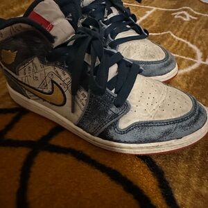 Nike Air Jordan Sneakers in Blue and Gold